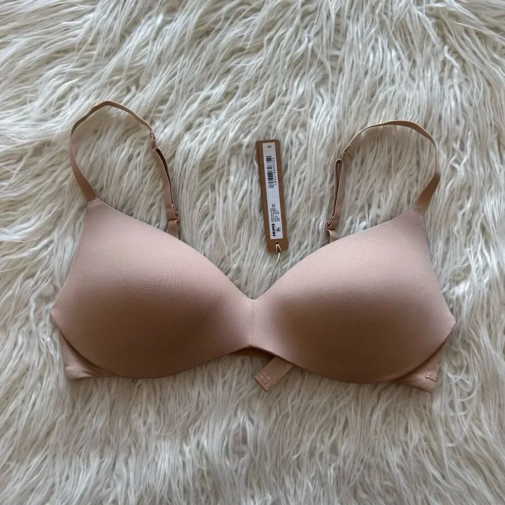 SKIMS Nude Seamless Bra - Picture 2 of 7